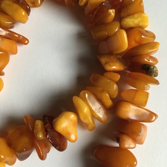 Vintage Amber Necklace with Glass Pendant, 20.5 Inches - Picture 4 of 8